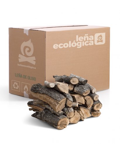 Caja con leña de madera de olivo